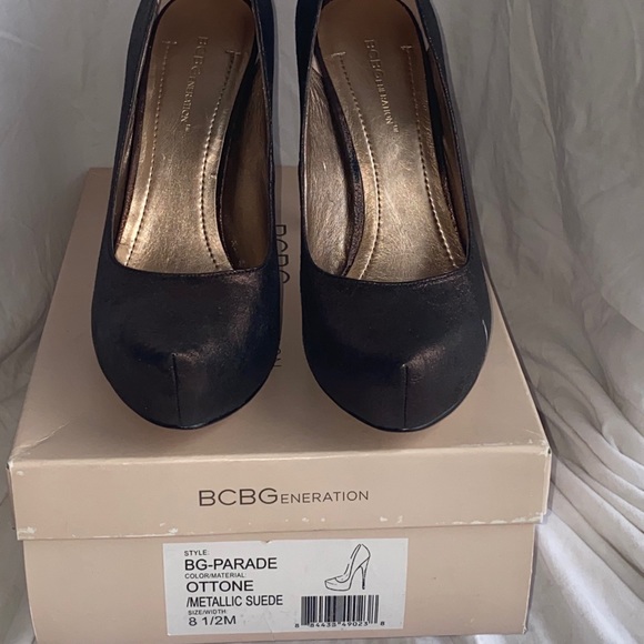 BCBGeneration Parade Pumps - Picture 4 of 7